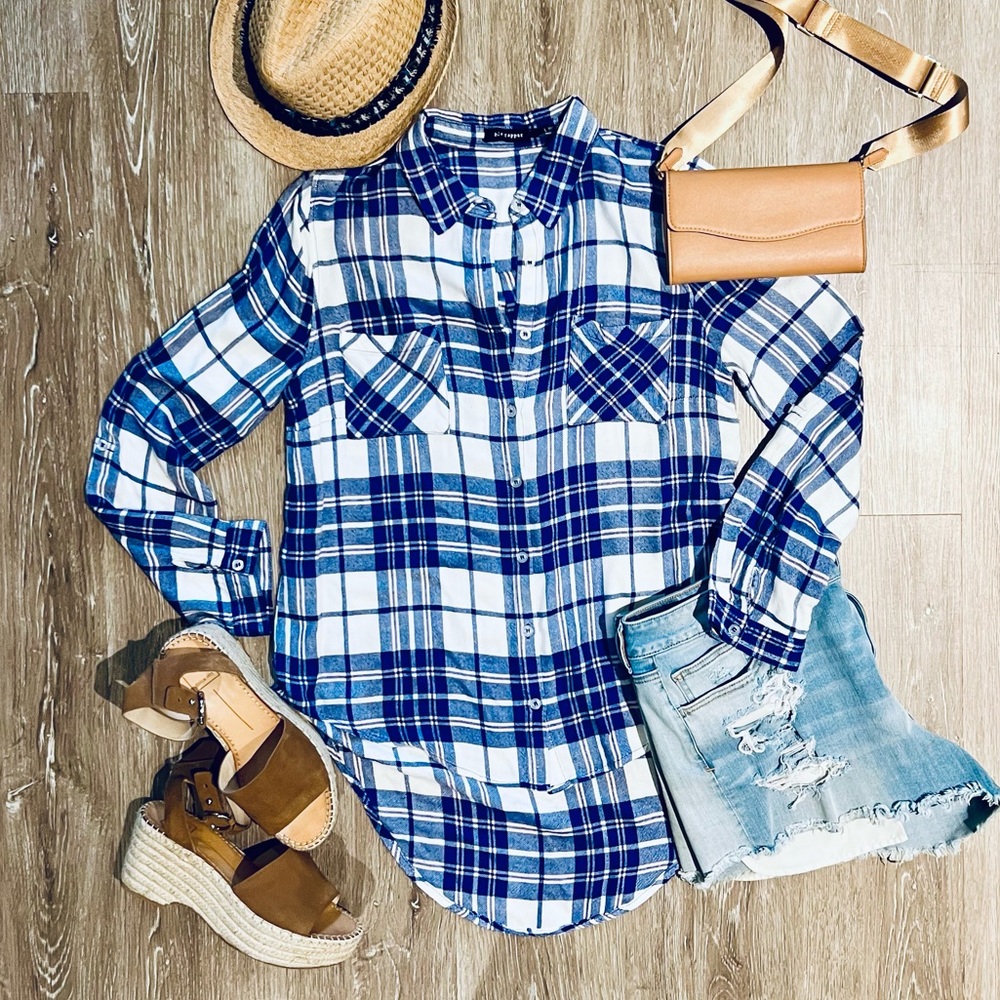 Blu Pepper flannel high low button down shirt size large